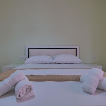 Noel Sea View Apartments Sarandë Eksteriør bilde